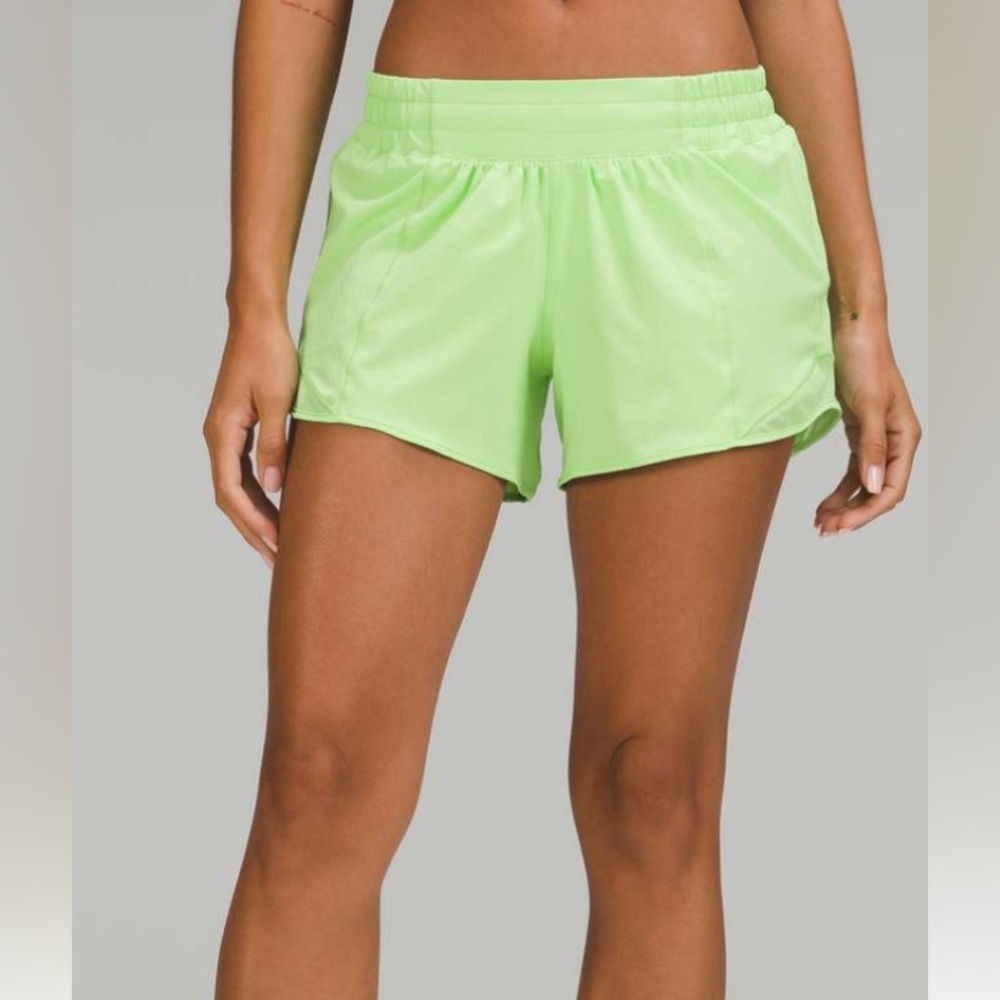 Lululemon NWT Hotty Hot Low-Rise Lined Short 4" Scream Green Light/SIZE-6